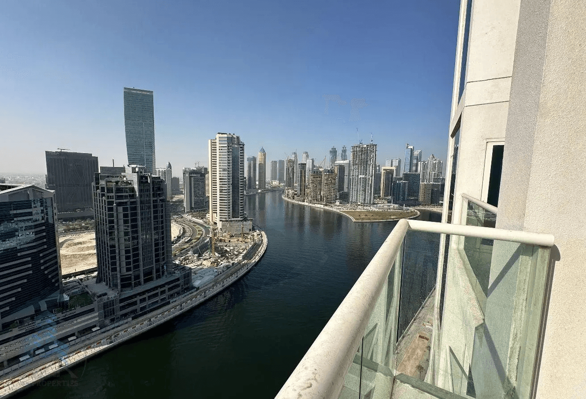 Furnished 1BR | Canal View | Vacant | High Floor 4